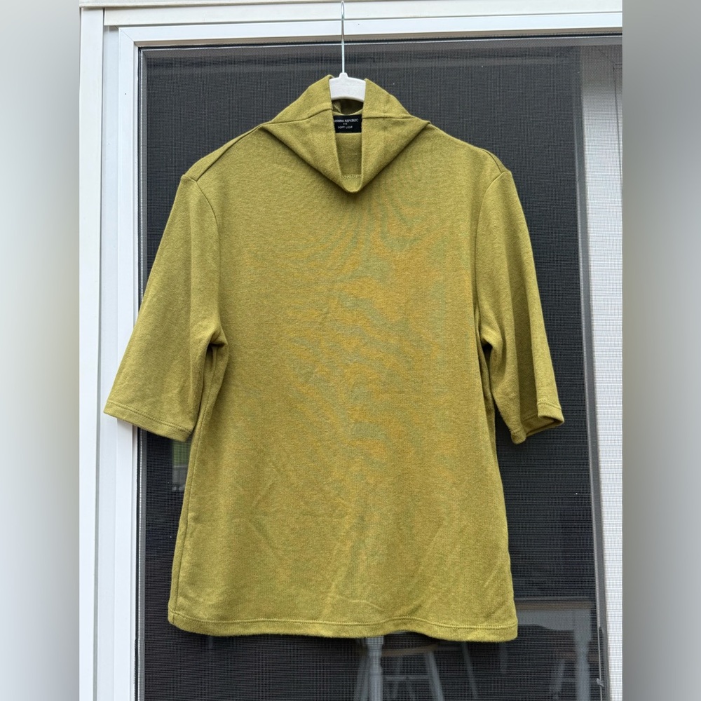 Lime green Banana republic turtle neck